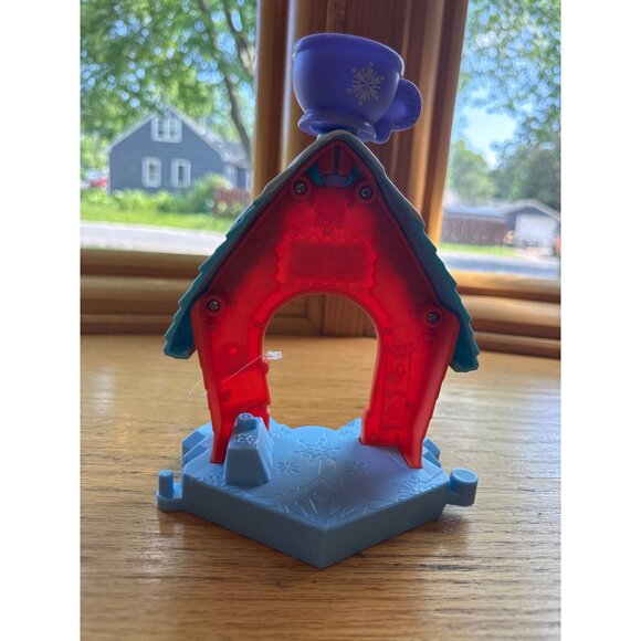 Fisher Price Disney Frozen Olafs Cocoa Cafe Playset With Blue Cup Accessory - Picture 3 of 6